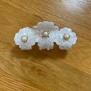 Women’s flower hair clip